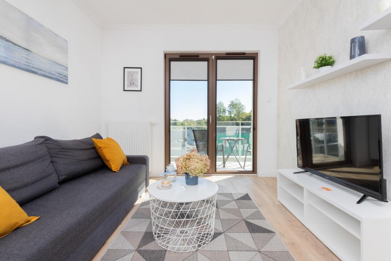 Modern Apartment With Balcony By Noclegi Renters กดัญสก์ ภายนอก รูปภาพ